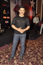 Aamir Khan at Star TV_s new show announcement in Taj Land_s End on 22nd Oct 2011 (49).JPG